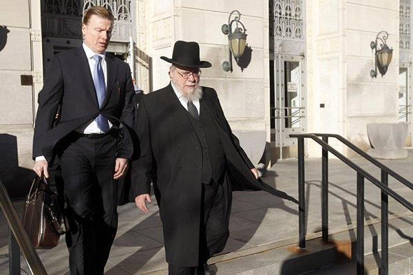 Robert G Stahl leaving courthouse